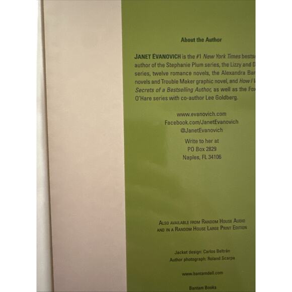 Top Secret Twenty-One by JANET EVANOVICH -SIGNED- - Picture 7 of 8